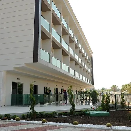 Orfeus Queen Hotel Side